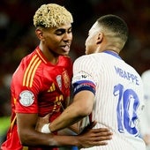 Lamine se ajusta la corona de Mbappé: «Por esto juego al fútbol»
