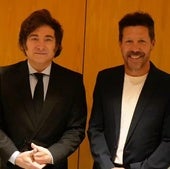 Milei se reúne con el Cholo Simeone durante su visita a Madrid: «Yo jugué contra ti»