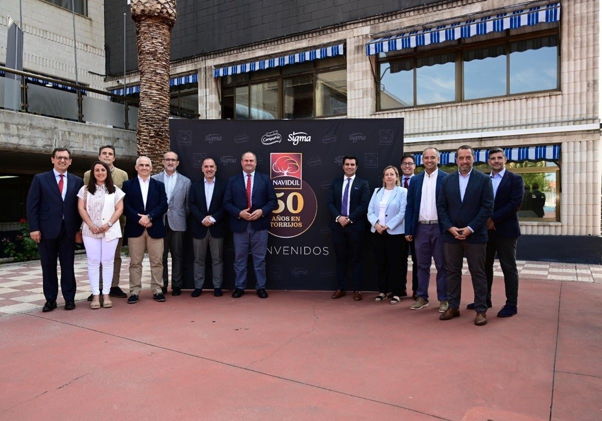 El consejero de Agricultura y el alcalde de Torrijos, entre otros, han visitado la planta