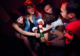 El 70% de los jóvenes ha tenido sexo tras consumir alcohol y casi el 50% confiesa que no compensa