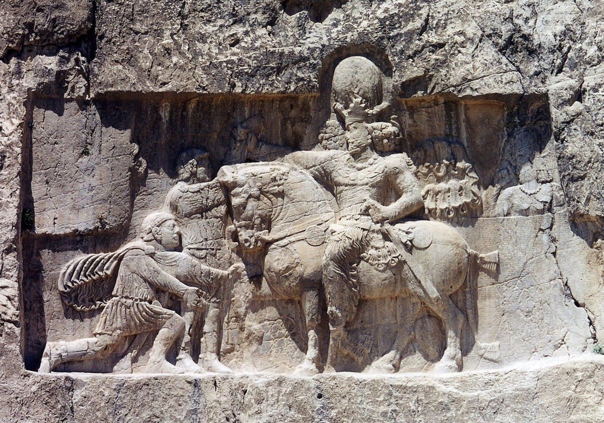 Relieve de Sapor I y el emperador Valeriano arrodillado