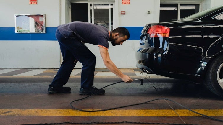 Uno de cada cuatro coches suspende la ITV por exceso de emisiones