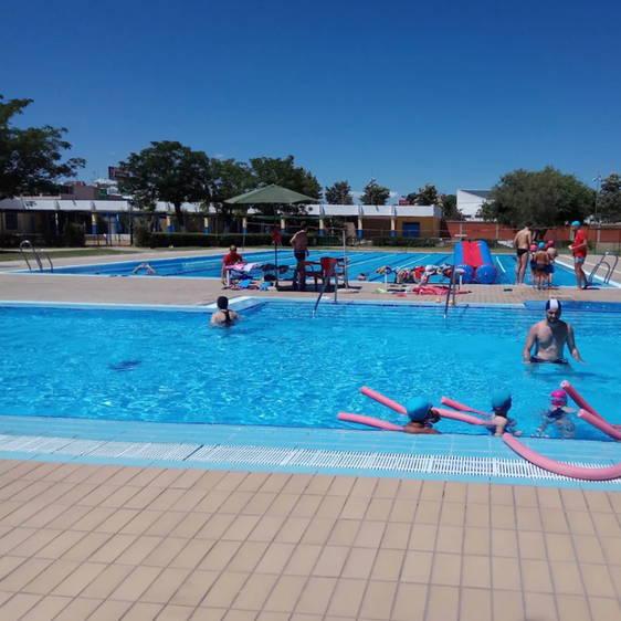 Piscina pública del Centro Deportivo Torreblanca